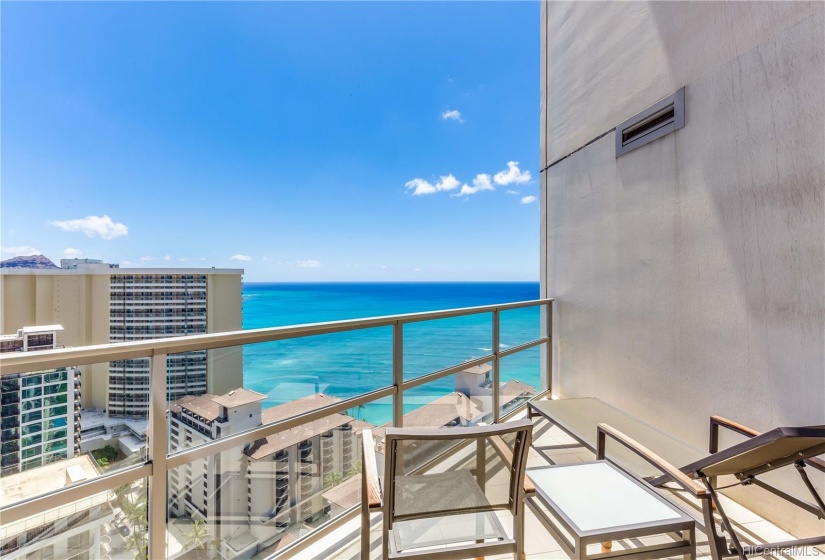 Third Bedroom Lanai. Not all the unit come with it. 32nd floor does not have one thus it gets wider range view and more sunlight.