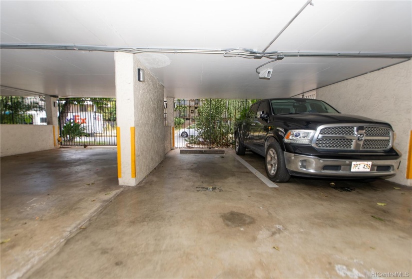 the unit comes with assigned covered parking stall on the ground floor. parking entrance is from Kalaimoku St (one way from Kuhio Ave). there are many meter parkings on Kalaimoku St. Guest parking stalls are located on the 6th floor (need the key fob to open the garage gate).