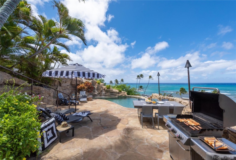 The large pool lanai is the perfect place for an afternoon with friends.