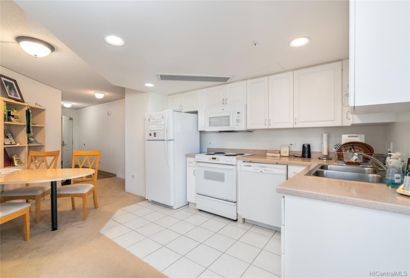 Open floor plan for dining room and kitchen