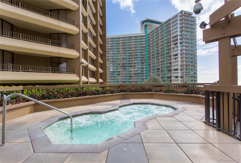 Hot tub is one of many wonderful amenities Discovery Bay offers!